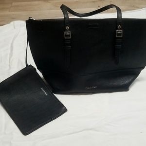 Calvin Klein Sonoma BlackTotebag with a pouch